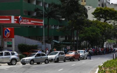 “Paulistanos fazem fila para conseguir gasolina a R$ 0,40”